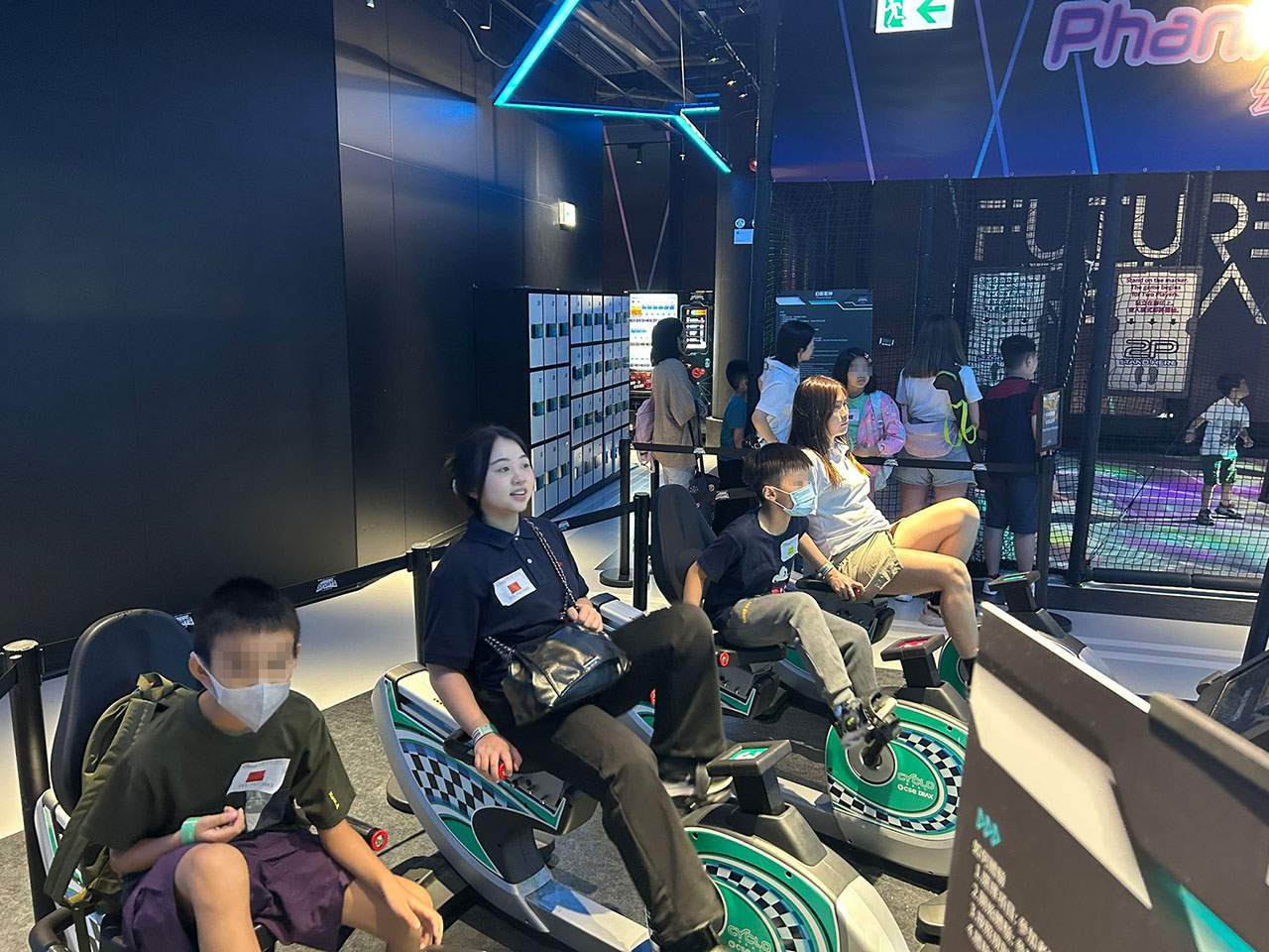 康栢义工队陪同发展障碍儿童畅玩启德JOYPOLIS SPORTS
